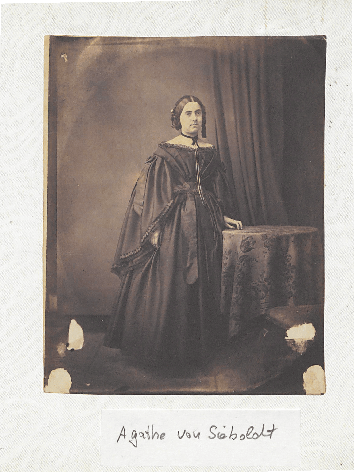 Foto von Agathe von Siebold aus dem Erinnerungsalbum
